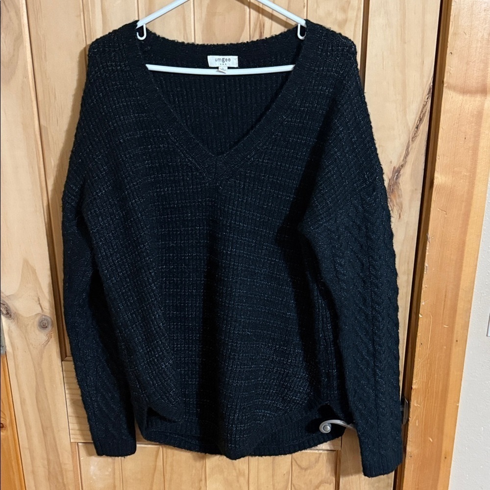 Umgee Black V-Neck Sweater